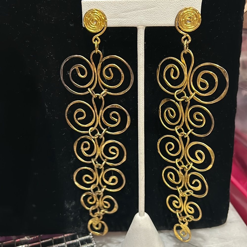Incredible Artisan VintageShoulder Dusting Swirly Earrings-Boutique